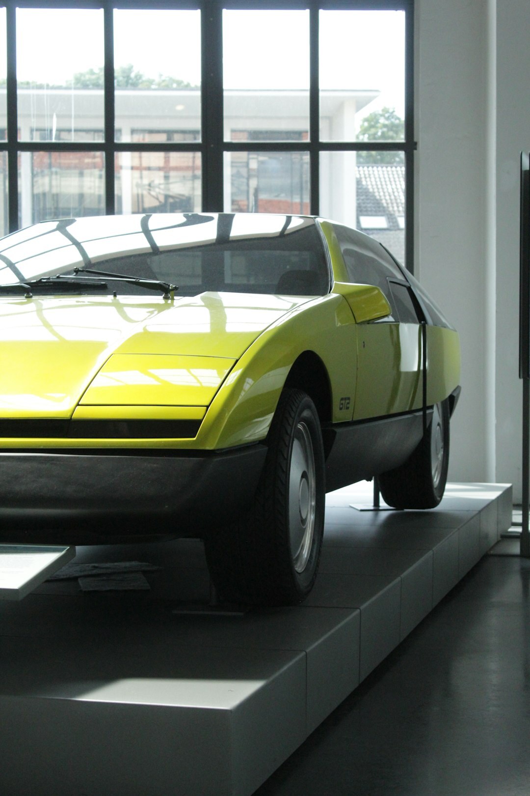 futuristic car design
