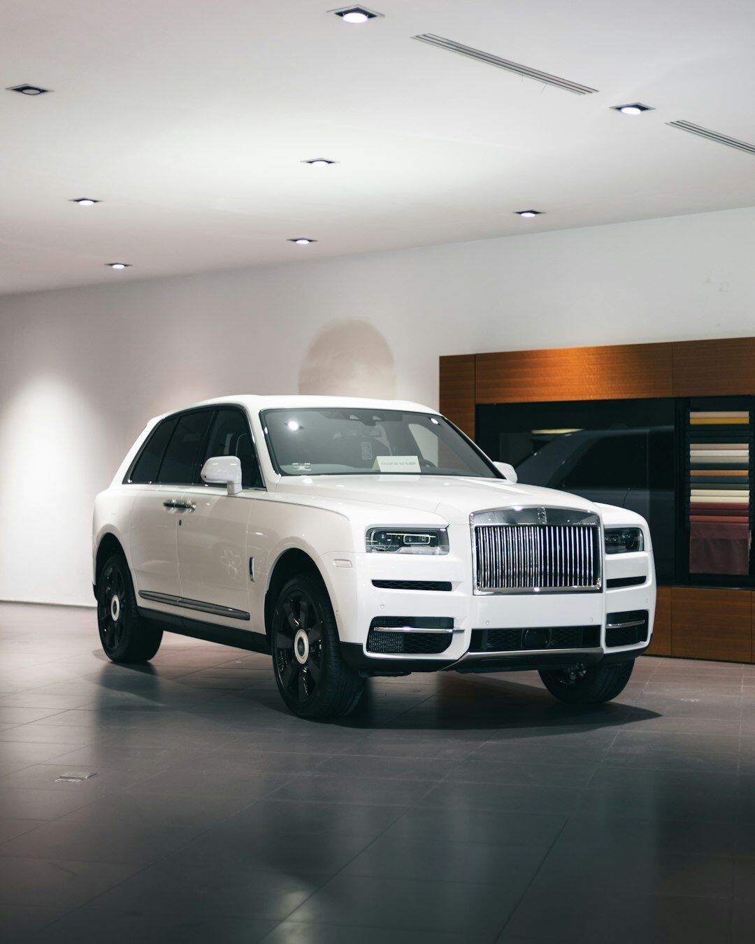 rolls royce luxury car